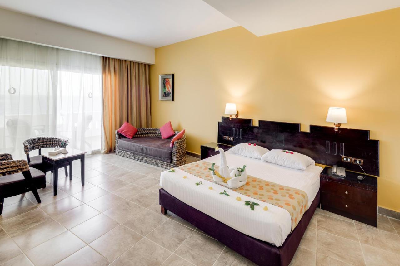 Coral Sun Beach (Adults Only) Сафага Екстериор снимка