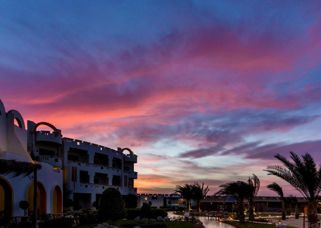 Coral Sun Beach (Adults Only) Сафага Екстериор снимка