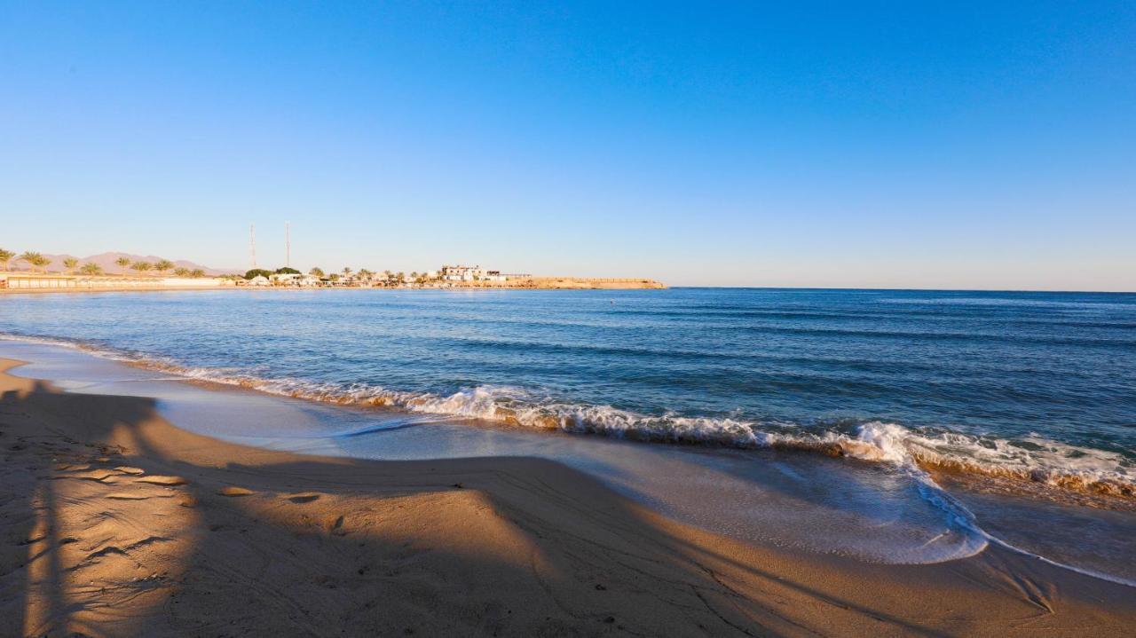 Coral Sun Beach (Adults Only) Сафага Екстериор снимка